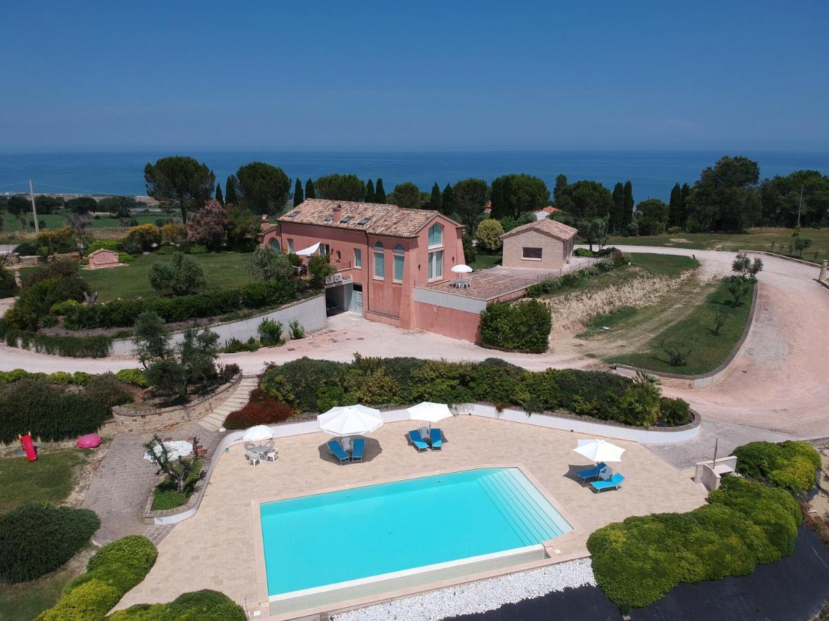 Nontiscordardime B&B Villa Agriturismo Civitanova Marche Eksteriør billede
