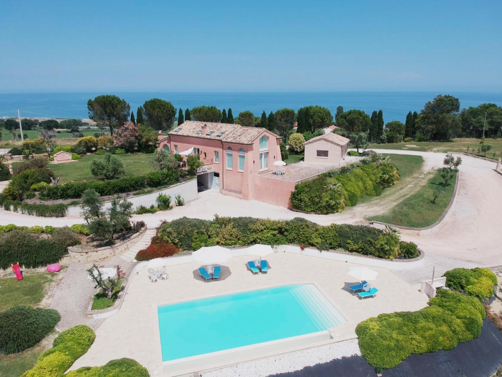 Nontiscordardime B&B Villa Agriturismo Civitanova Marche Eksteriør billede